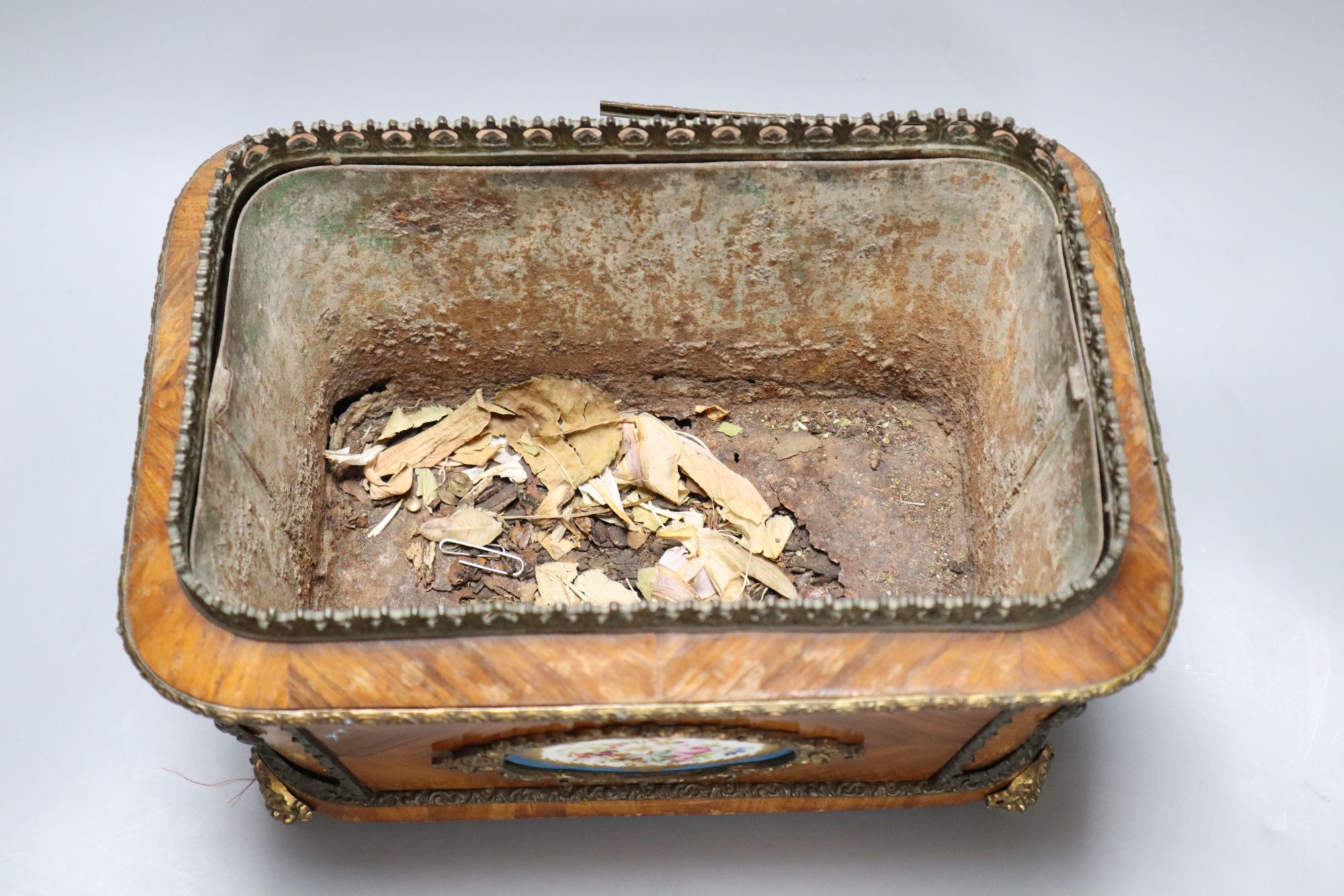 A French kingwood brass mounted planter with porcelain cartouche, 18cm